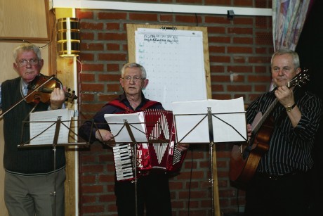PRO-pojkarna, bestående av Gösta Engström, Yngve Lundsten och Rolf Rhodén, underhöll publiken.