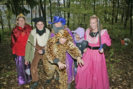 Förskolebarnen fick träffa både prinsessor och djur på sin vandring i Ekskogen.