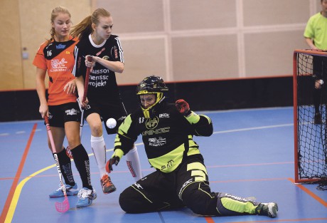 Katja Kontio gjorde en bejublad comeback efter skada och svarade för tre mål i målkalast borta mot IBK Walkesborg.