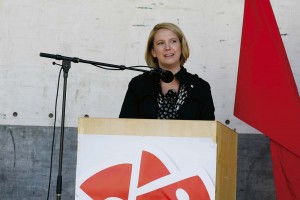 Paula Örn (S), kommunalråd i opposition i Ale, höll sitt första majtal och talade om ett Ale som under den moderatledda ledningen har ”försämrats, förändrats och fördyrats”.