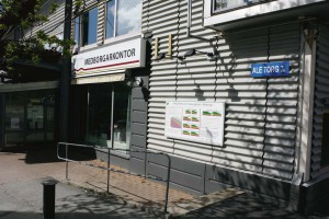 Polisen har lämnat kontoret de hyrde av Ale kommun på Medborgarkontoret i Nödinge. En konsekvens av besparingarna på informationsavdelningen.