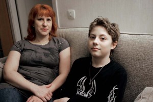 Vågar berätta. Kristoffer Johnsson, 12, fick epilepsi för snart två år sedan. Nu vill hans mamma Camilla starta upp en lokal epilepsiförening i Ale.