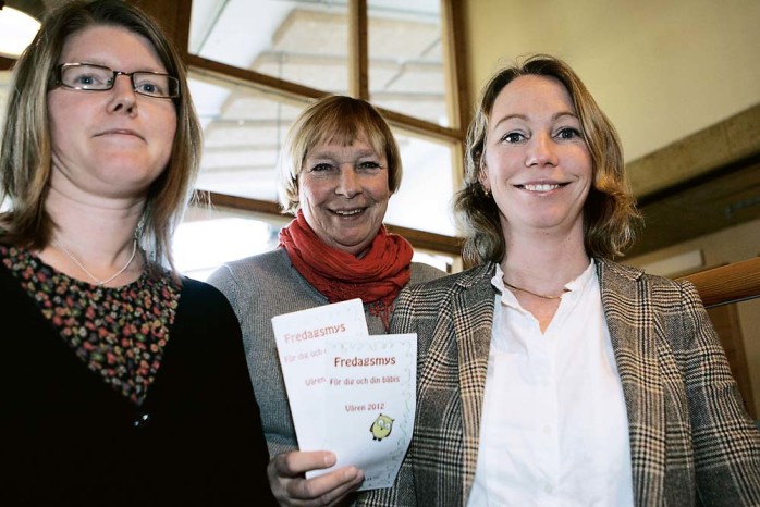 Sara Dahl, Birgitta Fredén och Lisa Haeger är mammorna till satsningen på bäbiskultur i Ale kommun. Sex fredagar i rad, med start den 24 februari, bjuds det på fredagsmys i Nödinge biblioteks läsesal.