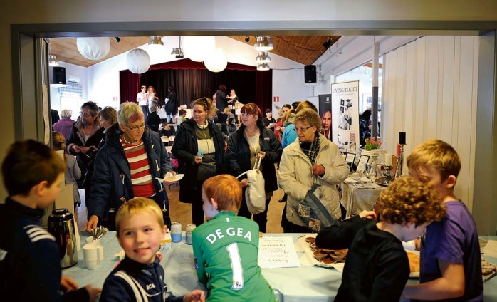 Från vänster: Gun, Sofia och Malin Jansson från Skepplanda besökte mässan.