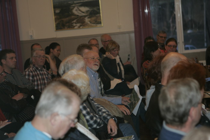 Vindkraftsfrågan debatterades livligt på ortsutvecklingsmötet i Starrkärr och i fokus stod bland andra Bruno Nordenborg som gjorde en presentation av visionen för Alefjälls Naturskyddsförening.