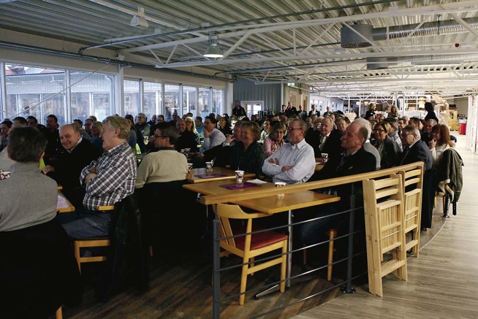 Deltagarrekord. 130 personer hade sökt sig till frukostmötet i Stora Viken där Klädkällaren presenterade vad som komma skall.