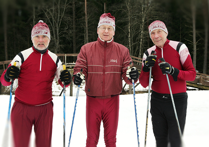 Förväntansfulla skidveteraner. OK Alehofs Göran Andéasson, Claes-Göran Claesson och Leif Abrahamsson tränar året om inför Vasaloppet och på sommarhalvåret är det rullskidor som gäller.