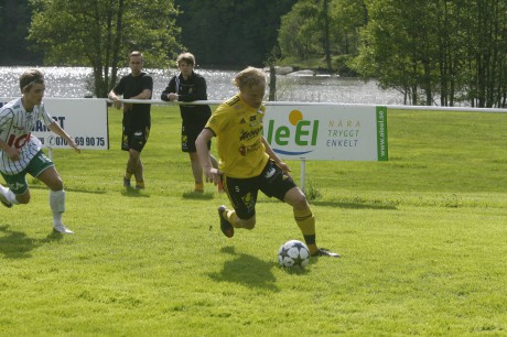 Henke Andersson, en mittback på offensiva äventyr.
