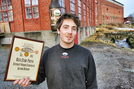 Ett diplom som ett bevis för att Ahlafors Bryggerier tog hem förstapriset i kategorin starkporter på Porterfestivalen i Göteborg. Disponent Fredings Starkporter är framställt av Andreas Jacobsson. 