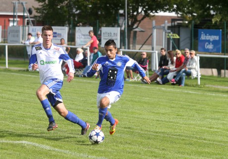 Bojan Ilic behövde bara två minuter för att göra mål i derbyt. 1-0 kom på en elegant frispark.