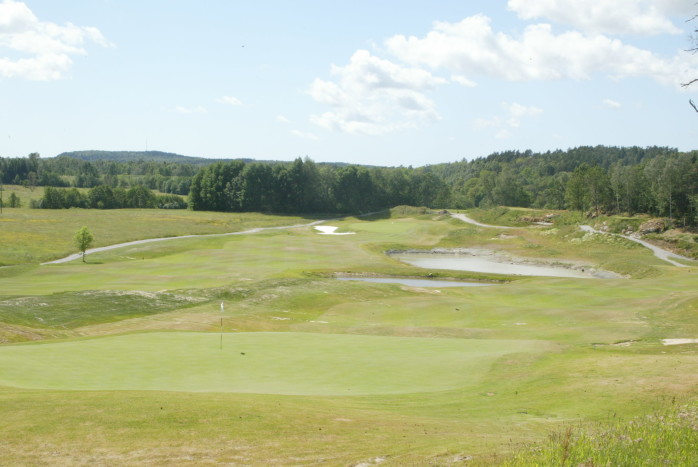 Kommunen köper större delen av golfbanan i Nödinge för över åtta miljoner kronor. Arkivfoto. 