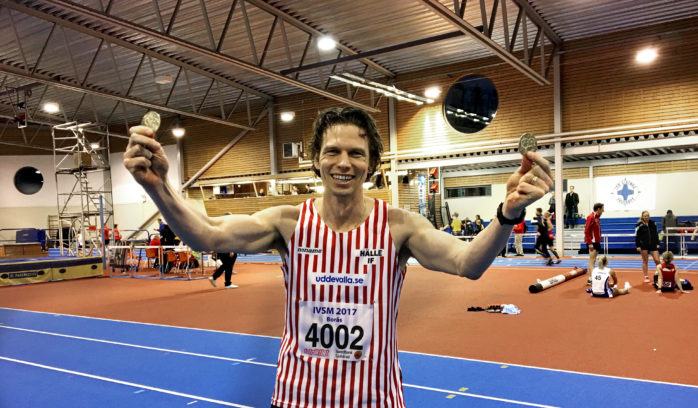 Nicklas Tollesson vann guld på både 1500 och 800 meter på veteran-SM. Foto: Rutger Arnhult. 