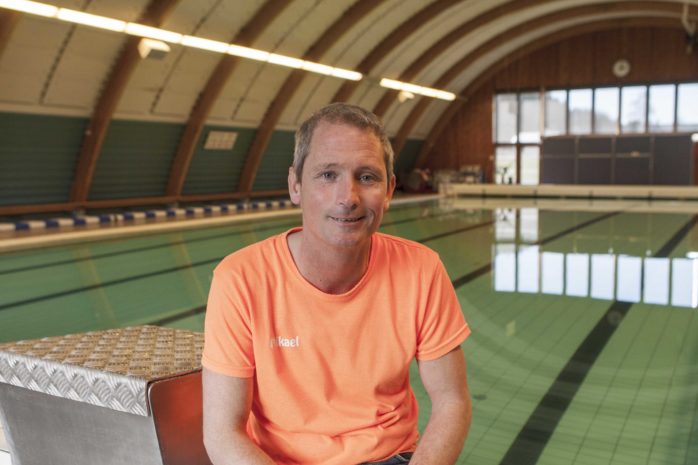 Det återstår en månad av säsongen, sedan stänger Skepplanda simhall och öppnar inte igen förrän i september. – Ett bra tillfälle att kolla av sin simkunnighet är nu när antalet besökare till simhallen minskar, säger Mikael Staaf.  
