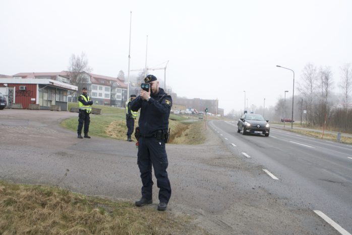I tisdags genomförde polisen en insats i Alafors där hastighet, körkort och nykterhet kontrollerades.
