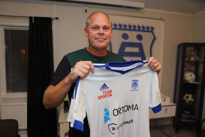 Magnus Olausson är kontrakterad som tränare när Älvängens IK nu gör en spännande satsning på damfotboll.