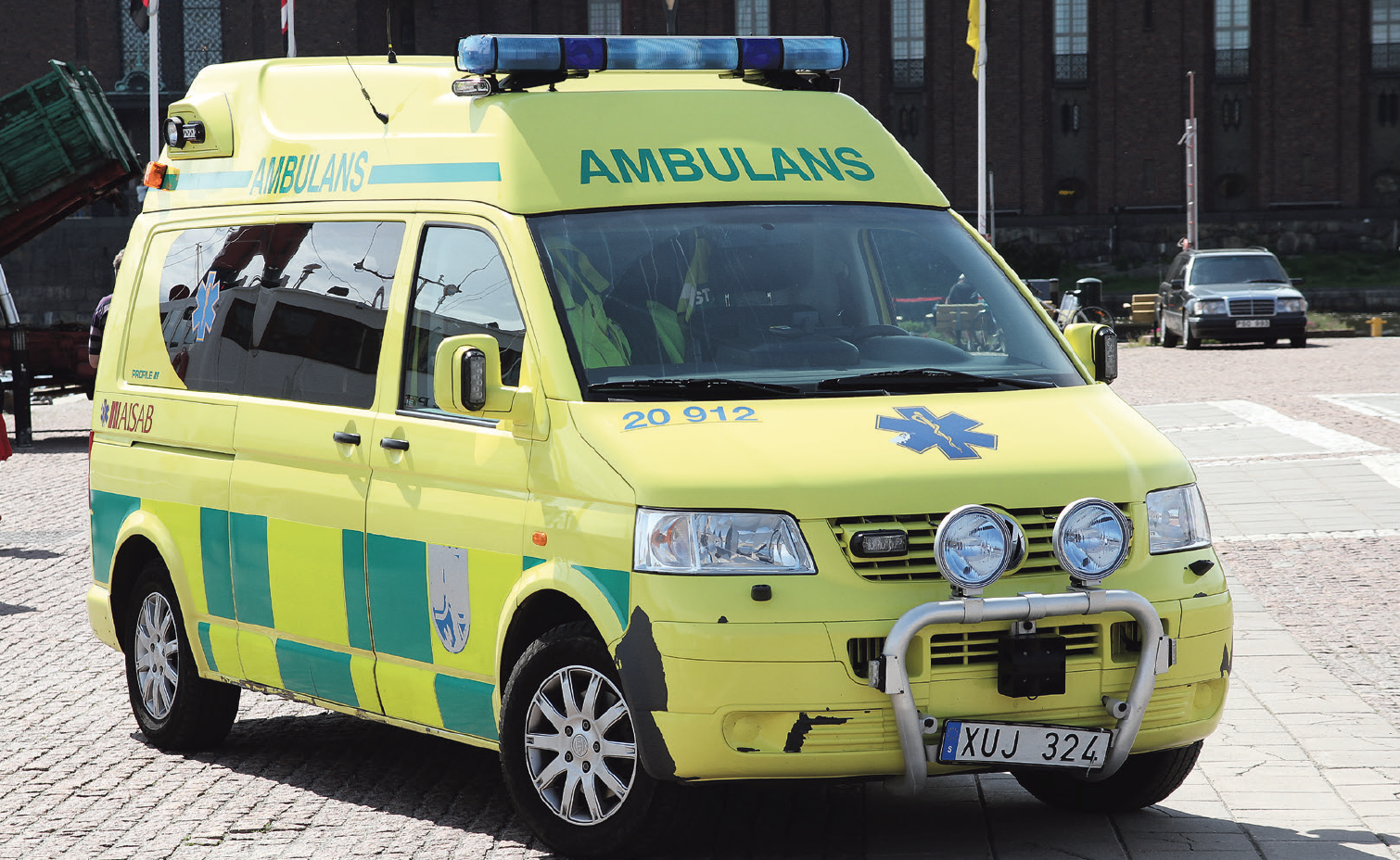 Ambulanssjukvården tvingas spara