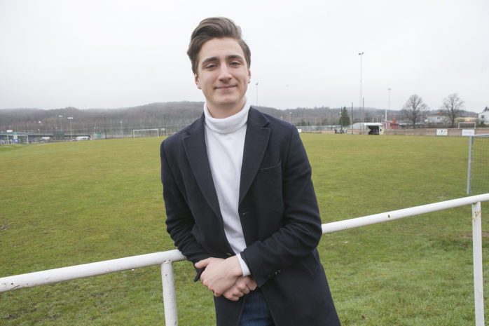19-årige William Pitsinki är ny ordförande i Surte IS Fotboll och han siktar på att föreningen ska ta kliv framåt. 