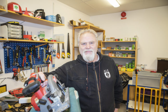 Christer Henriksson lägger verktygen på hyllan. 