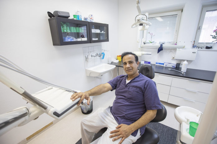 Abdul Rahimpur är verksamhetsansvarig för Skepplanda tandvård som drivs av Praktikertjänst
sedan 15 september.