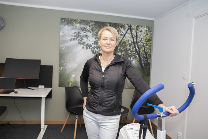 Anna Gustafsson har öppnat Hälsokonsulten Väst i Lödöse, som tillsammans med kunden vill hitta vägen till minskad sjukfrånvaro samt ökad arbetsglädje, livsglädje och hälsa.