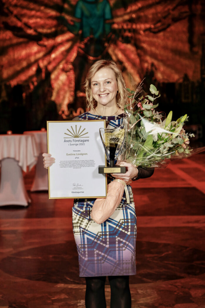 Evelina Lindgren från Alafors fick ta emot den prestigefyllda utmärkelsen Årets Företagare i Sverige 2021.