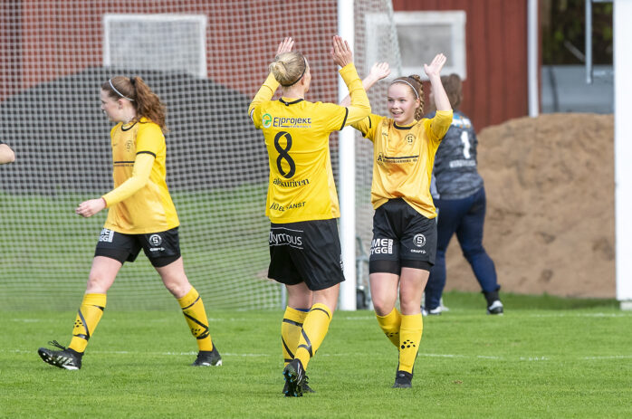 Linnea Enyck satte matchens sista mål mot tabelljumbon Orust FC. Arkivbild. 