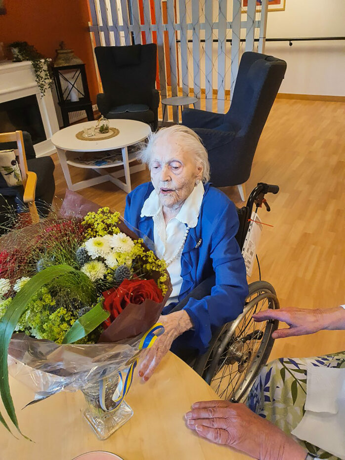 I onsdags firade Ejra Grimstam 110 år med släkt och vänner på Backavik. Hon är Sveriges tredje äldsta person. Foto: Privat.
