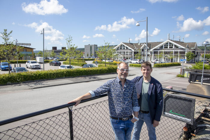 Henrik Fogelklou (M) och Johan Nordin (S), ordförande respektive vice ordförande i Samhällsbyggnadsnämnden var överens om att
förslaget till detaljplan 1 för Älvängen centrum inte var tillräckligt genomtänkt.