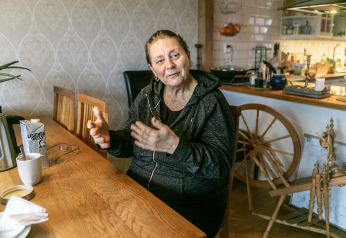 Carita Andersson växte upp med två döva föräldrar. Därför
har teckenspråket alltid varit ett viktigt kommunikationssätt
för henne.