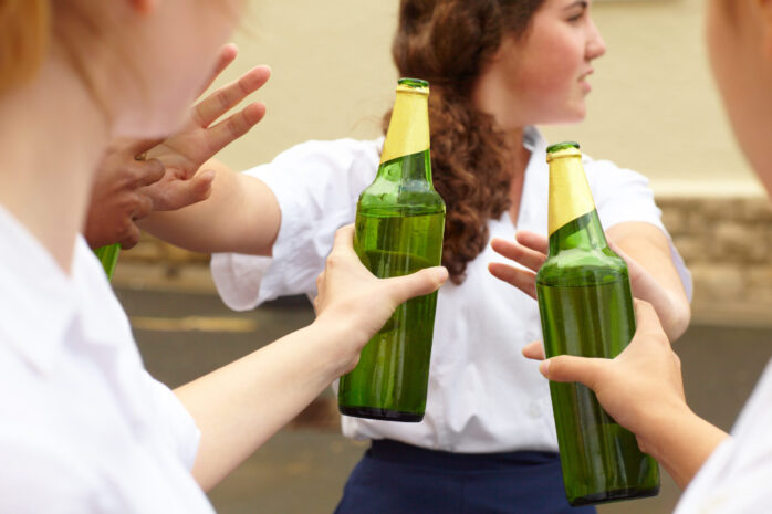 I Ale har en mindre andel niondeklassare druckit alkohol det senaste året – jämfört med eleverna i grannkommunerna. Genrebild.