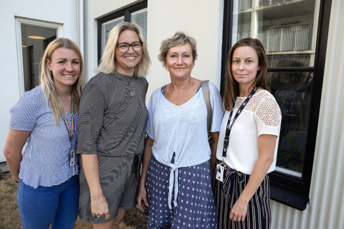 Föreningsutvecklare Sandra Döbeln tillsammans med aktiveringspedagogerna Erika Svensson, Carina Svensson och Maria Lilja som håller på att planera för Seniormässan i Bohus servicehus den 14 september.